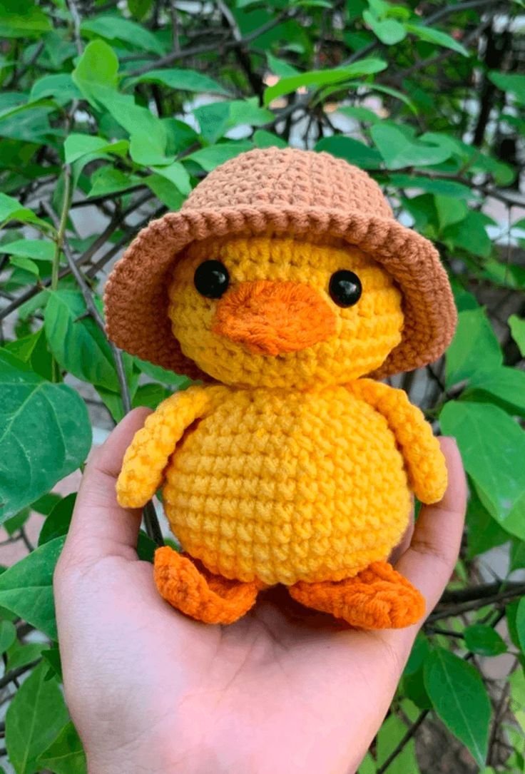Patinho de amigurumi
